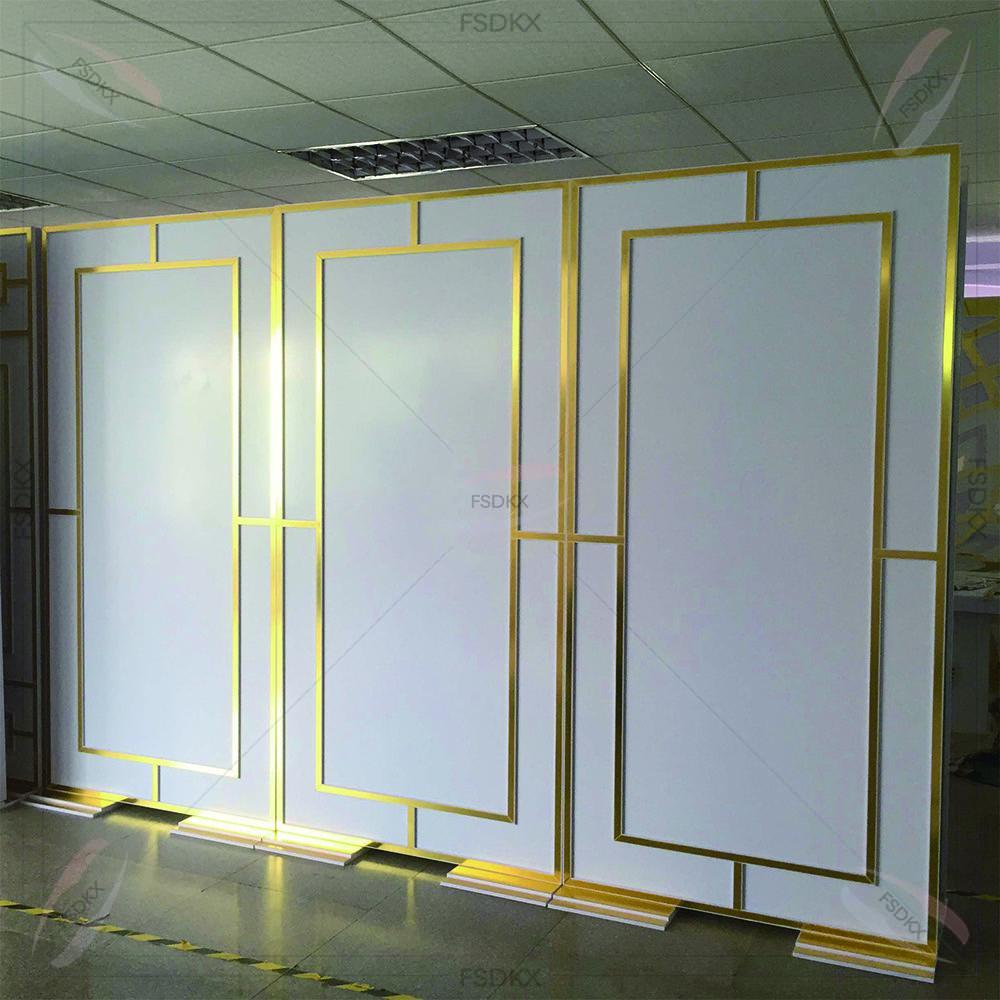 Shiny Gold Party Supplies Back - Event Party Supply Rental 评论和价格